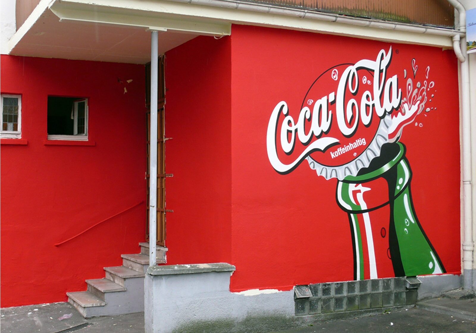 graffitiauftrag-graffitikuenstler-artmos4-cocacola-logo-illustrativ