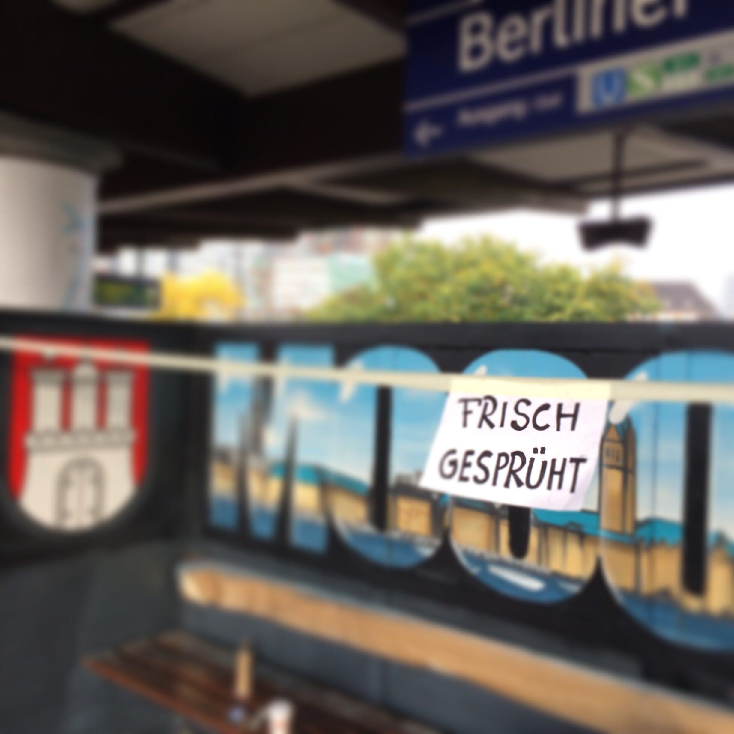 graffitiauftrag-graffitikuenstler-artmos4-mainova-menschen-fotorealistisch-frankfurt