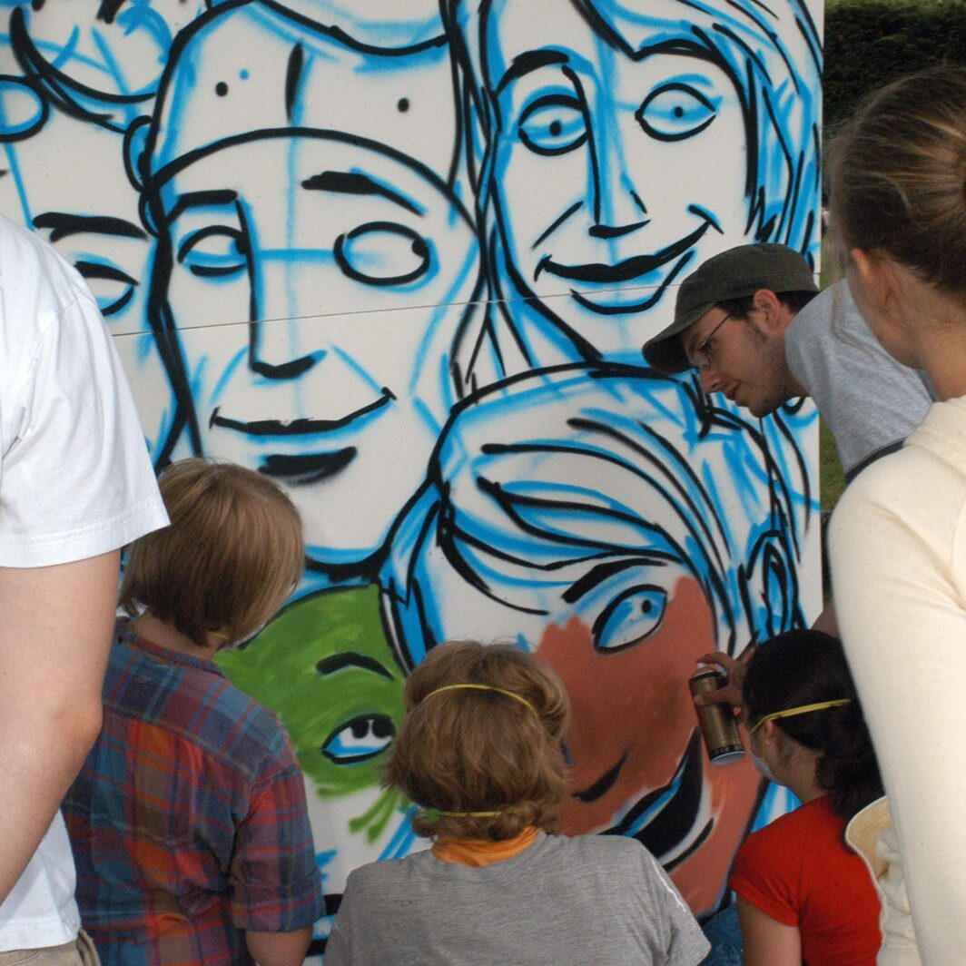 graffitiauftrag-graffitikuenstler-graffitikids-artmos4-kirchliche-einrichtung-event-graffiti-ingelheim