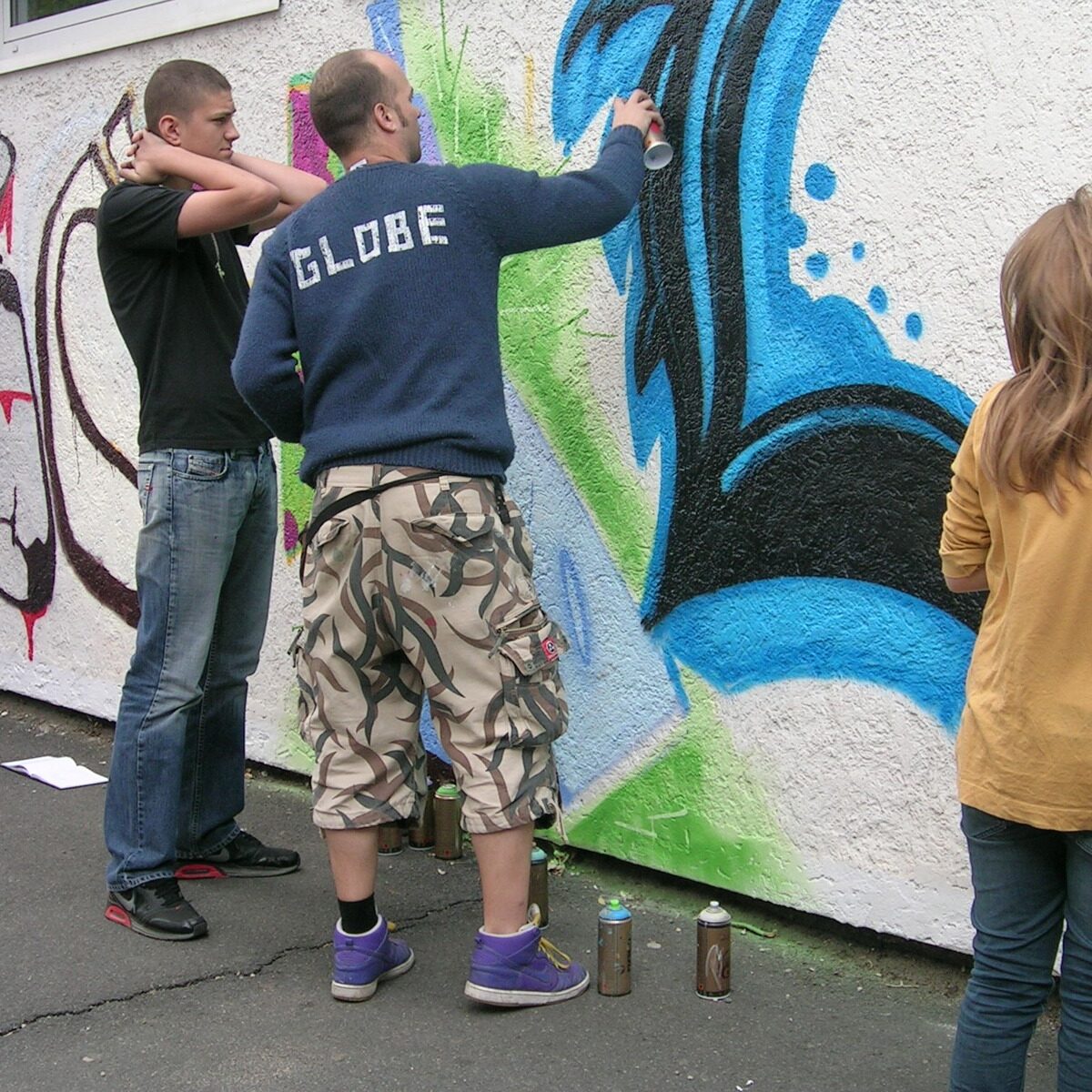 graffitiauftrag-graffitikuenstler-graffitikids-artmos4-schiller-schule-event-graffiti-offenbach