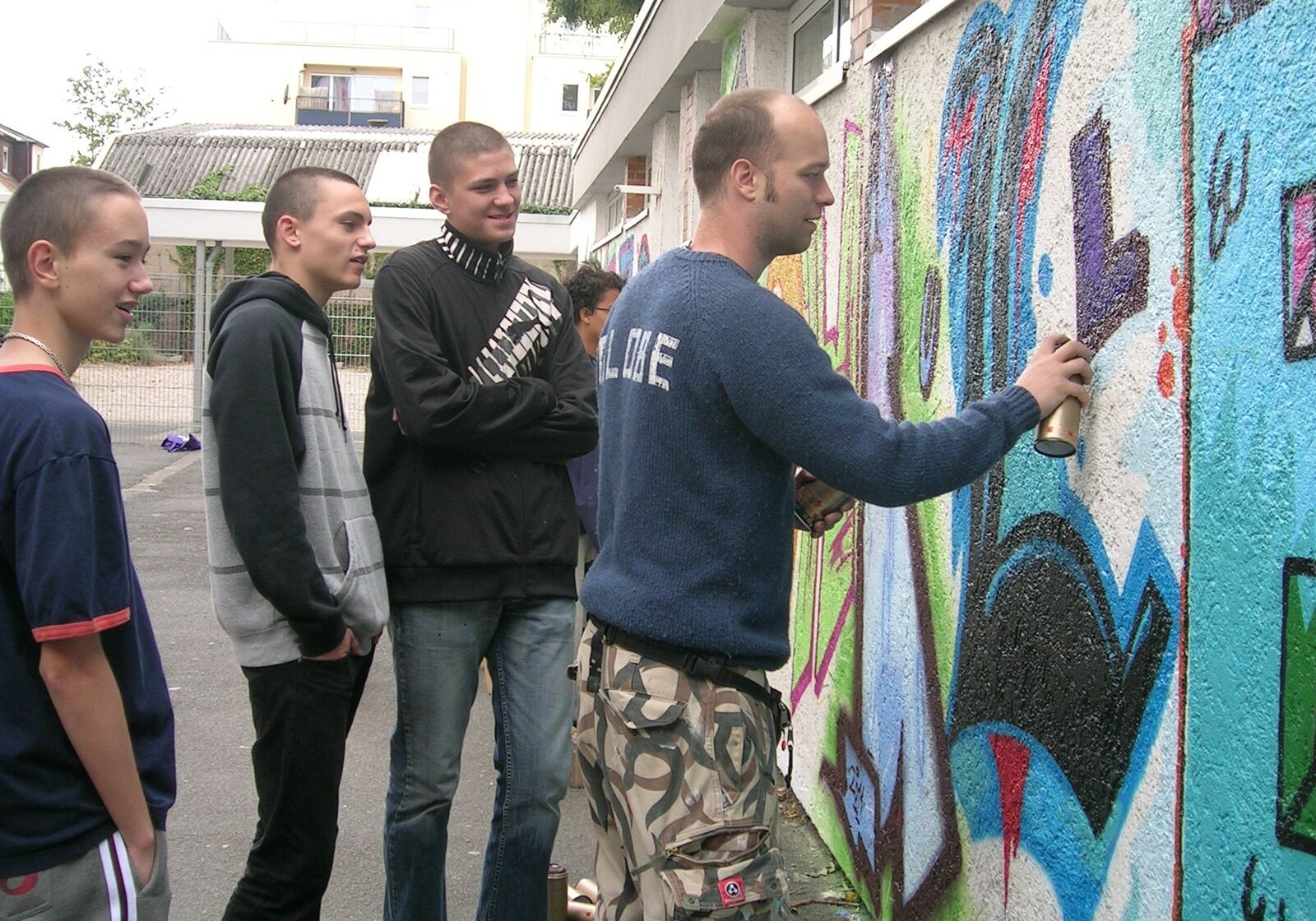 graffitiauftrag-graffitikuenstler-graffitikids-artmos4-schiller-schule-event-graffiti-offenbach