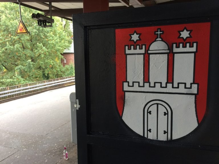 graffitiauftrag-graffitikuenstler-artmos4-deutsche-bahn-hamburg-berliner-tor-strand