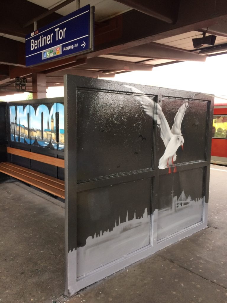 graffitiauftrag-graffitikuenstler-artmos4-deutsche-bahn-hamburg-berliner-tor-strand
