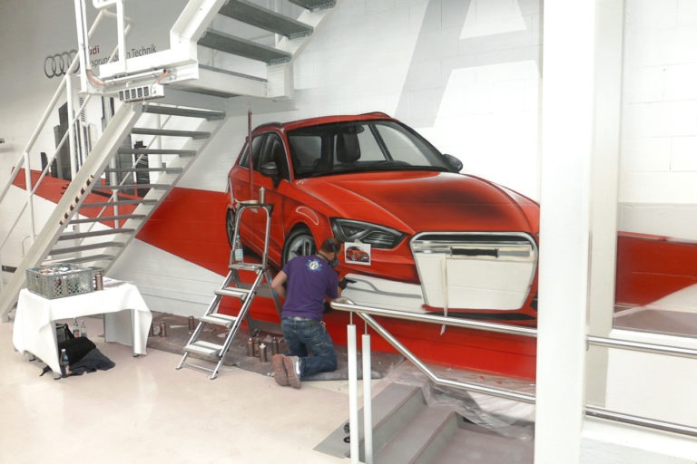 graffitiauftrag-graffitikuenstler-artmos4-Audi_Ingolstadt_2014_Auto_grafisch_innen_rot_fotorealistisch_Fahrzeuge