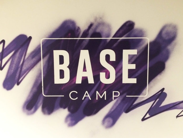 Graffitikuenstler, Graffitiauftrag, Artmos4, BaseCamp, Logo, Grafisch