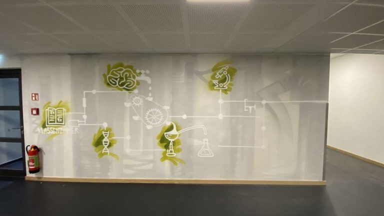 graffitiauftrag_graffitikuenstler_artmos4_Da_Di_Werke _2022_Albert Einstein Schule_Icons_Flurwände_Groß-Bieberau_Graffiti_innen_08