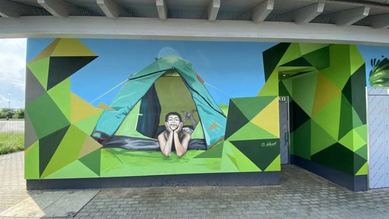 graffitiauftrag_graffitikuenstler_artmos4_Die Autobahn GmbH des Bundes_2021_Natur_Tier_Auto_Gebäude_grafisch_aussen_fotorealistisch_06