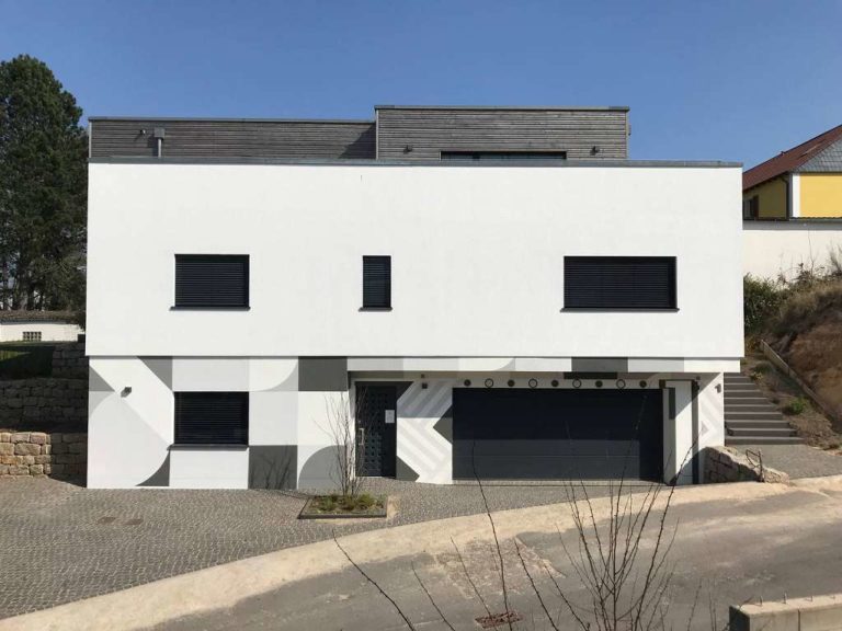 graffitiauftrag_graffitikuenstler_artmos4_Dillinger_Bauhaus_2022_grafisch_St.Ingbert_Kayo_aussen_Formen_Folie_02