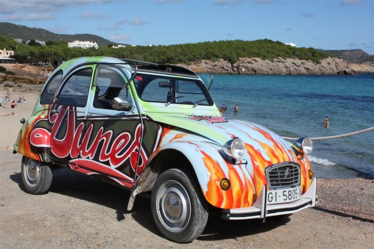 Graffitikuenstler, Graffitiauftrag, Artmos4, StarEventsIbiza, Schrift, illustrativ