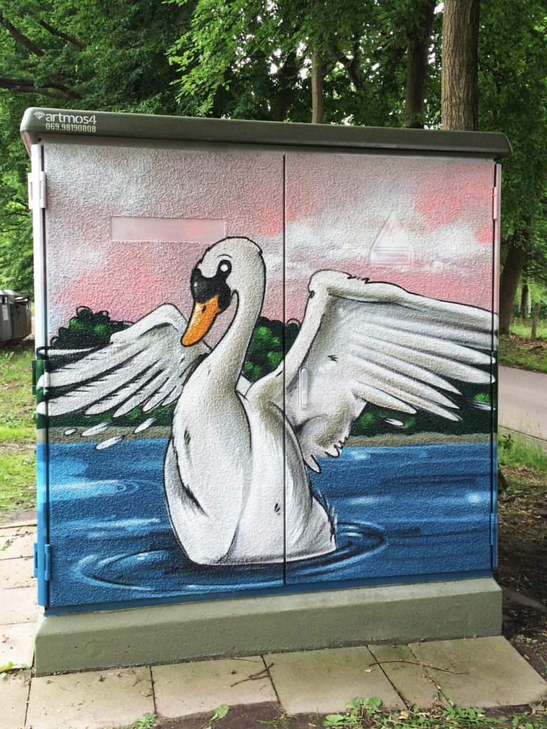 Graffitikuenstler, Graffitiauftrag, Artmos4, Hansewerke, Schwan, comic