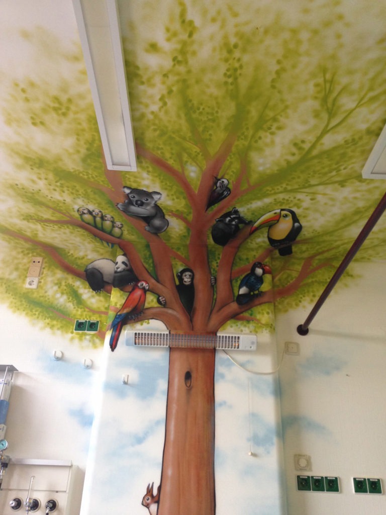 Graffitikuenstler, Graffitiauftrag, Artmos4, Kinderklinik, Tiere, Comic