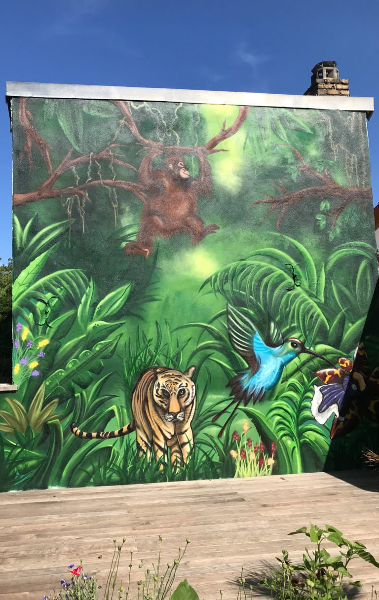 Graffiti vom Jungel mit Tieger, Affe und Kolibri