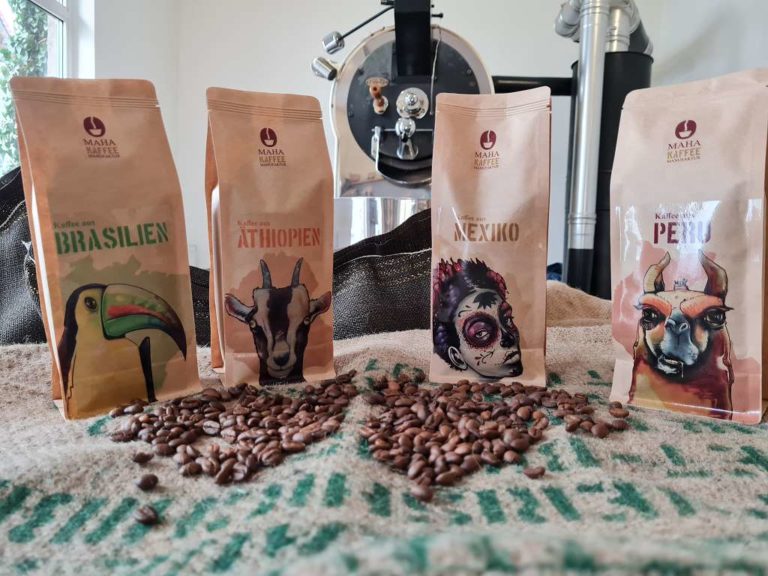 graffitiauftrag_graffitikuenstler_artmos4_MaHa_Kaffee_Manufaktur_Packaging_Verpackung_2021_Ziege_Tucan_Lama_Maske_Tiere_04