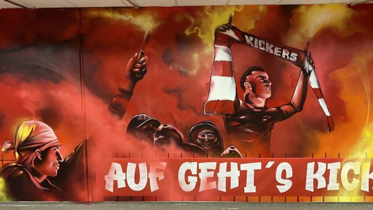 graffitiauftrag_graffitikuenstler_artmos4_OFC_Kickers_Stadion_Bieberer_Berg_2022_Sport_Fußball_Detail_Schrift_Silhouetten_Tags_Graffiti_Style_innen_02