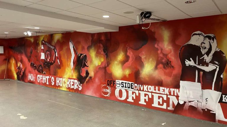 graffitiauftrag_graffitikuenstler_artmos4_OFC_Kickers_Stadion_Bieberer_Berg_2022_Sport_Fußball_Fans_Schrift_Tags_Graffiti_Feuer_Rauch_Style_innen_03