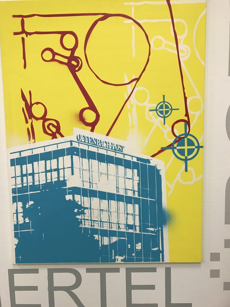 graffitiauftrag-graffitikuenstler-artmos4-offenbach-post-leinwand-schrift-offenbach-folie-bunt-innen