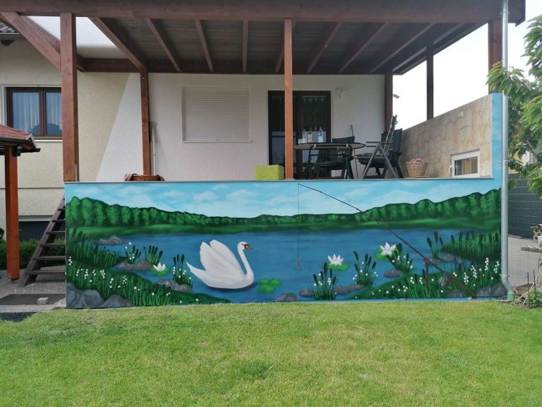 graffitiauftrag_graffitikuenstler_artmos4_Pietzsch_privat_2021_wasser_Natur_tier_Schwan_aussen_blau_grün_graffiti