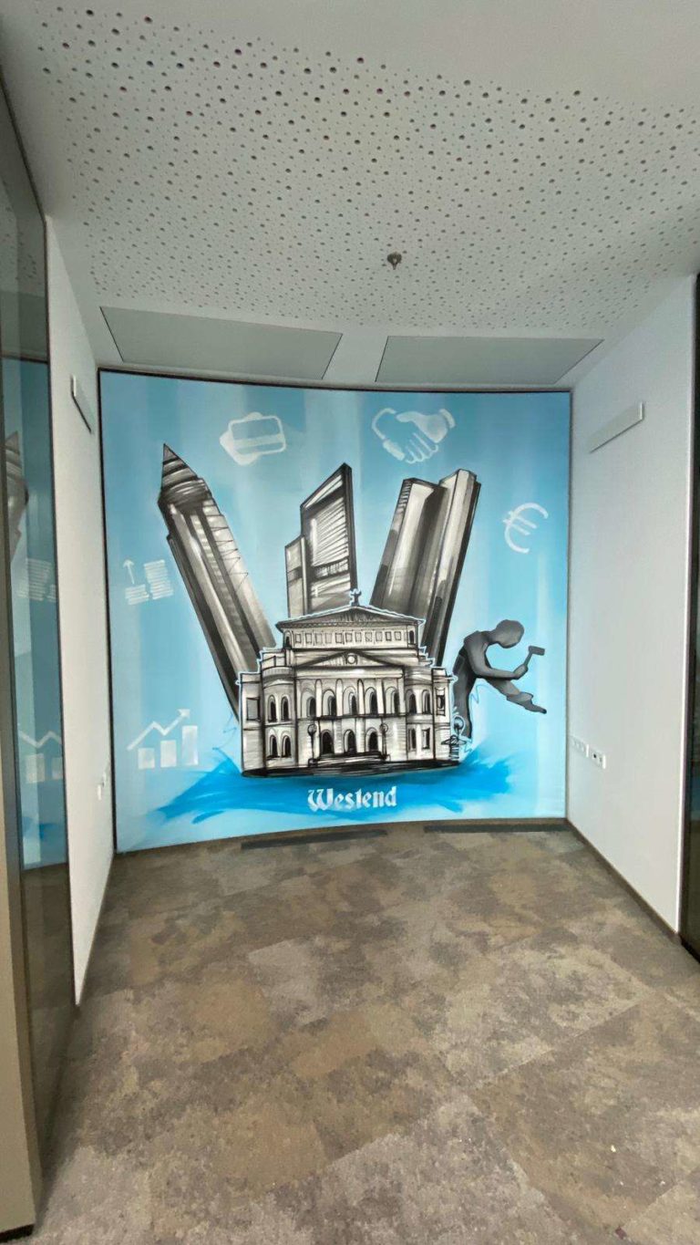 graffitiauftrag-graffitikuenstler-artmos4-SThree_Frankfurt_2021_Sehenswürdigkeiten_icons_skyline_schrift_innen_leinwand_blau_weiß_folie_graffiti_it_dienstleistung_01