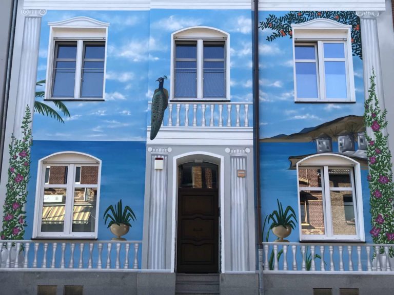 graffitiauftrag-graffitikuenstler-artmos4-Suchanke_privat_griech_griechenland_Haus_Pflanzen Meerlandschaft_Vogel_pfau_floral_1