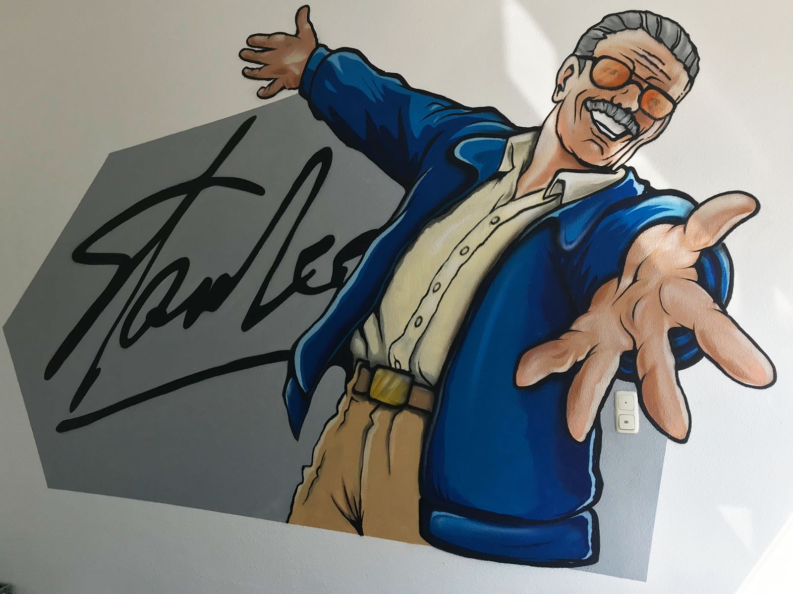 stan lee, glücklich, mit, unterschrifft, brille