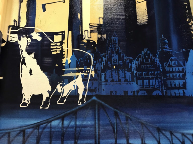 graffitiauftrag-graffitikuenstler-artmos4-unfallkasse-hessen-landschaft-skyline-frankfurt-sehenswuerdigkeiten-innen-blau-folie-medizin