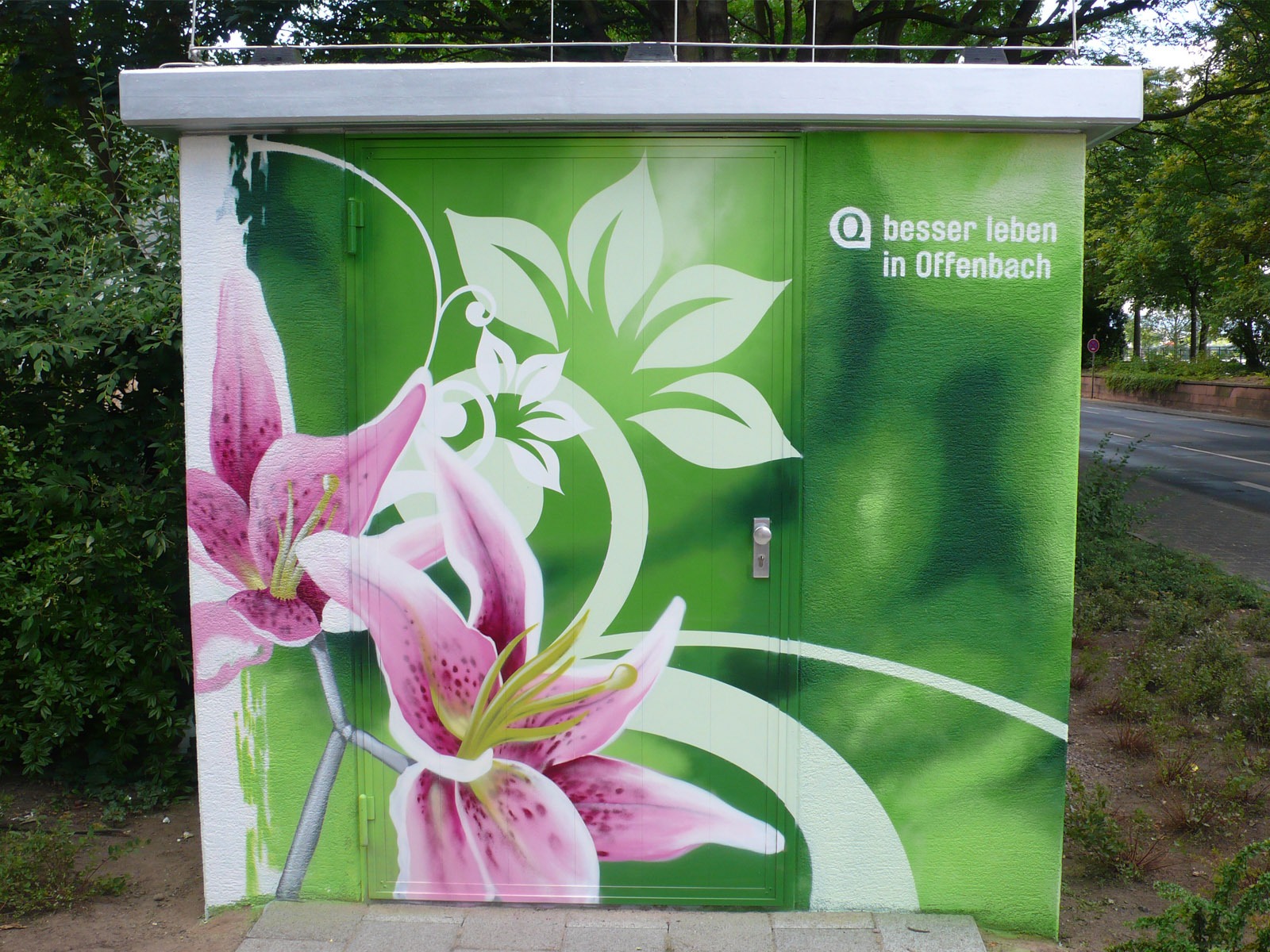 graffitikuenstler_graffitiauftrag_artmos4_energieversorger_offenbach_tier_pflanzen_bunt_3 graffitikuenstler_graffitiauftrag_artmos4_energieversorger_offenbach_tier_pflanzen_bunt_3