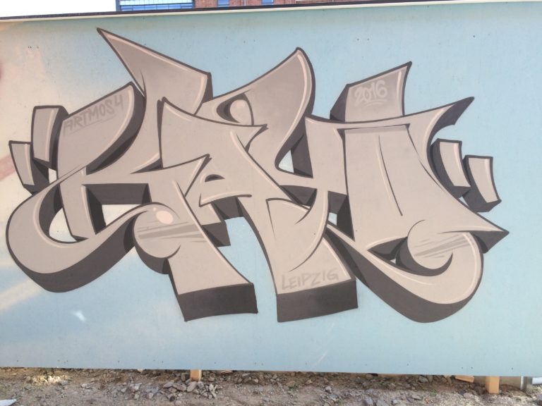 graffitiauftrag-graffitikuenstler-artmos4-Porsche_2016_auto_detail_bunt_grau_schwarz_fotorealistisch_kunst_wand