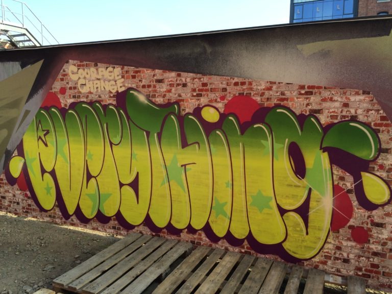 graffitiauftrag-graffitikuenstler-artmos4-Porsche_2016_auto_detail_bunt_grau_schwarz_fotorealistisch_kunst_wand