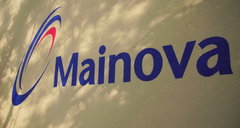 graffitiauftrag-graffitikuenstler-artmos4-mainova-logo-grafisch-frankfurt