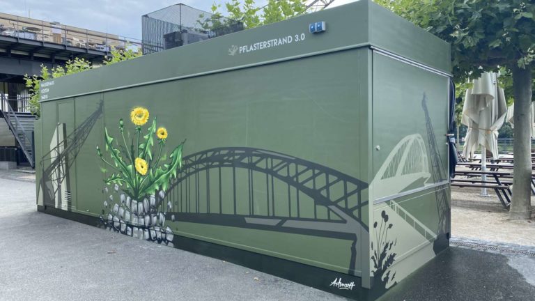 silhouette-pflanze-loewenzahn-kran-aussen-gruen-folie-graffiti-05-graffitiauftrag-graffitikuenstler-artmos4