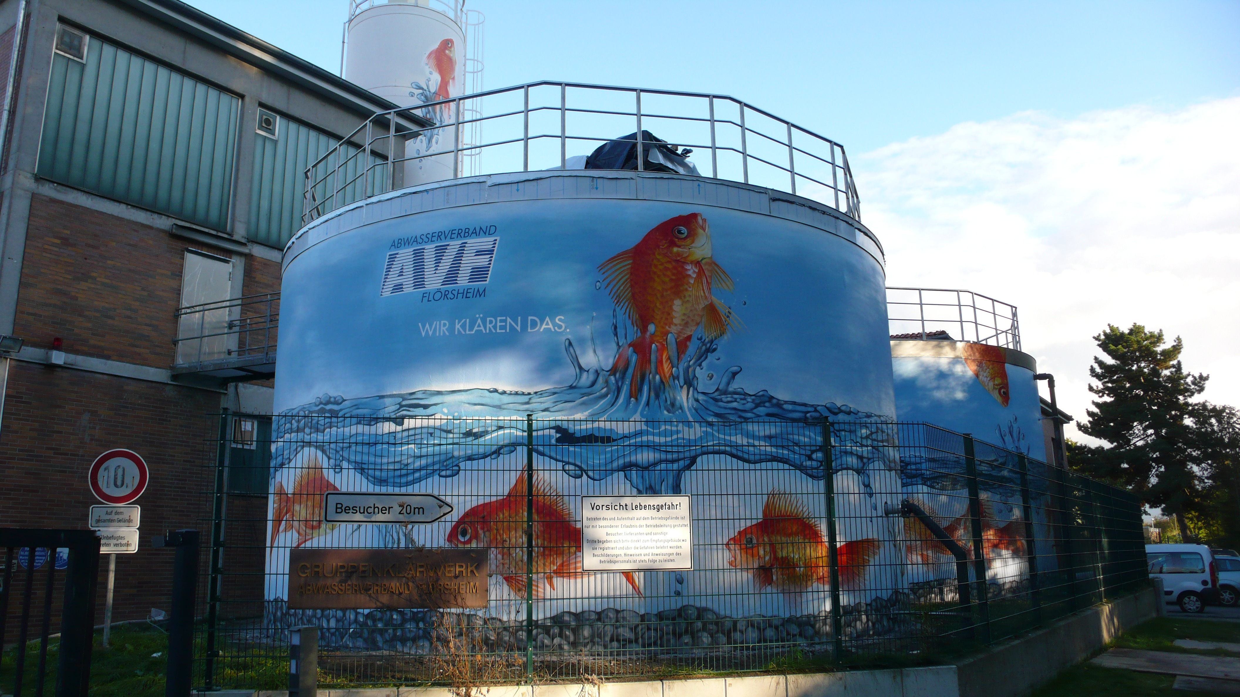 Artmos4-Graffitiauftrag-Graffiti-Floersheim-Fotorealistisch-Abwasserverband-Floersheim Graffitikuenstler, Graffitiauftrag, Artmos4, Floersheim, Abwasserverband, Fotorealistisch, Fisch